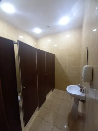 Здам офіси в центрі міста. Барикадна 4 поверх з 4 , Гарний ремонт, красиві офіси (всі фото відповідають дійсності). Канікули на заїзд. Охорона, консьє Дніпро