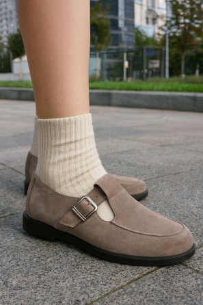 Vanessa Стильні замшеві лофери жіночі з ремінцем T-304-05 капучино весна-осінь р. 36-40 / Лофер Коломия