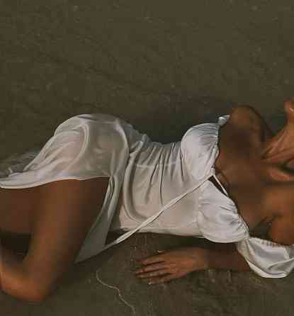 Женское обаятельное романтичное платье с разрезом шелк Молочный, 44/46 Одесса