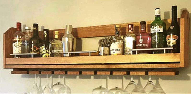 Настенная винная полка 