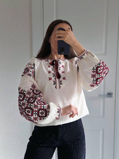 Женская современная вышиванка с объемными вышитыми рукавами 80% хлопок, 20% полиэстер 46 Одесса - изображение 1