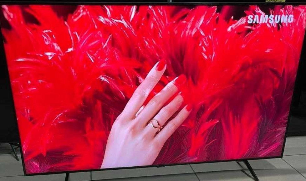 Телевизор Безрамный: 55