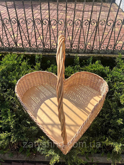 Кошик плетений для квітів у формі серця Київ - фото 3