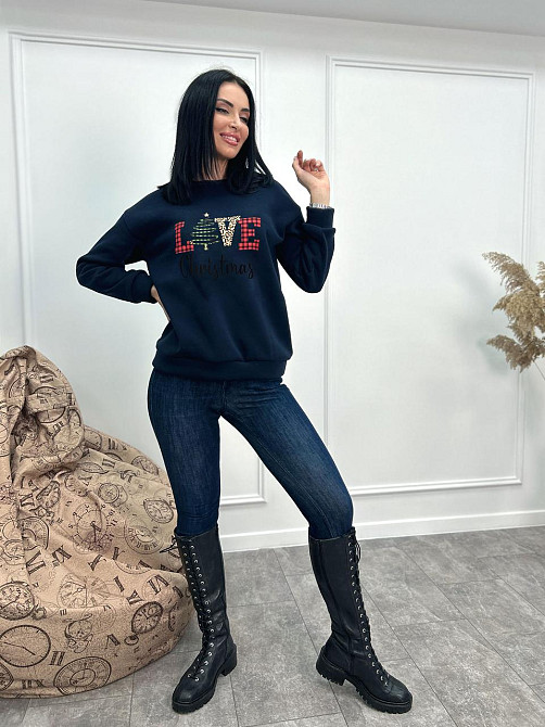 Женский свитшот с праздничным принтом 