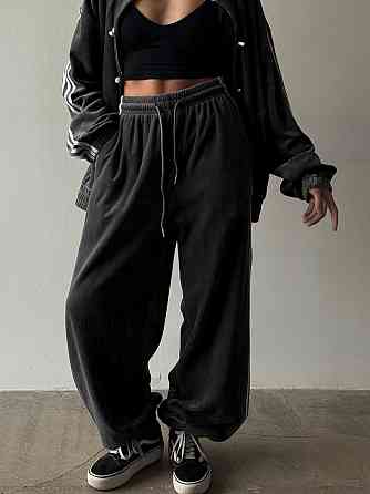 Женский костюм двойка: кофта и штаны в спортивном стиле с лампасами велюр Одесса