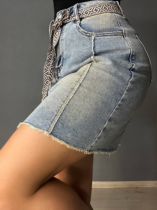 Спідниця жіноча джинсова Liana 426 середньої довжини з бахромою та етнопоясом блакитна, блакитний, 27, 27, 75 см, 103 см Київ - фото 6
