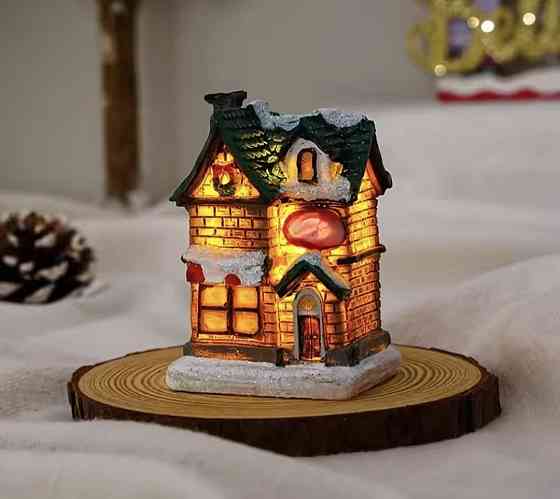 Різдвяний будиночок з підсвіткою на батарейках Смела