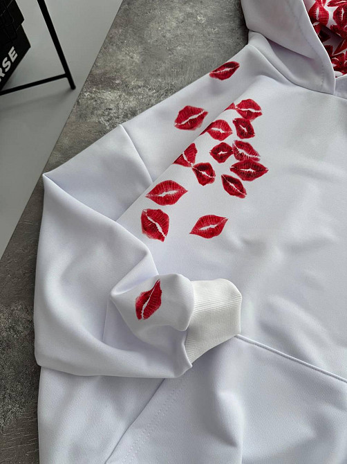 Унисекс худи оверсайз кроя с накатом 