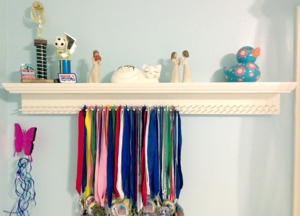 Полка для медалей 