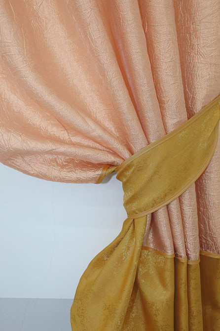 Кухонные шторы VR-Textil № 073к с ламбрекеном и подхватами персиковый с золотистым 270х170 см (52-0146) Киев - изображение 3