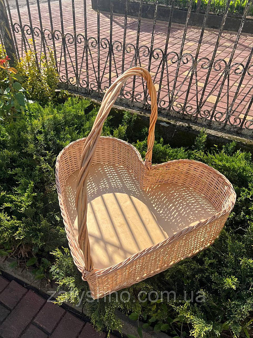 Кошик плетений для квітів у формі серця Київ - фото 4