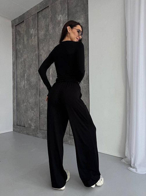 Женский стильный базовый костюм из мягкой эластичной ткани. Черный, 46/48 Одесса - изображение 3