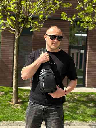 Мужской стильный черный кожаный слинг на плечо TIDING BAG 7862 Каменское