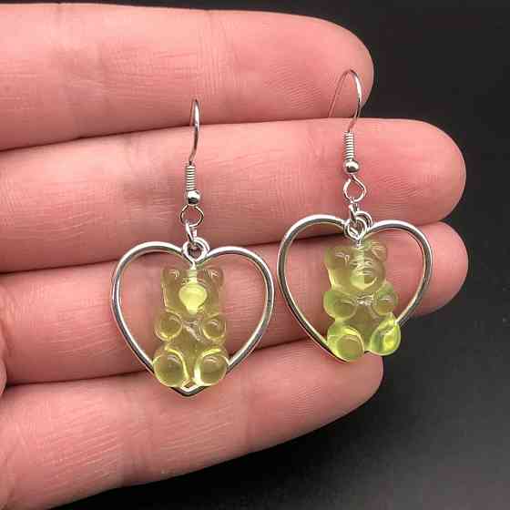 Серьги мармеладные мишки в сердечке желтые - размер мишки 2,3*1,8см, смола Киев