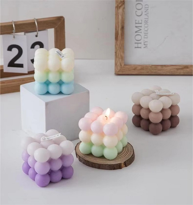 Свічка "Кубик бульбашок" ручної роботи в фіолетовому кольорі Кам'янець-Подільський - фото 2