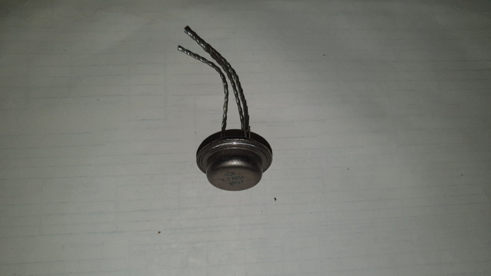 Германієвий сплавний транзистор ГТ701А. СРСР. Харків - фото 1