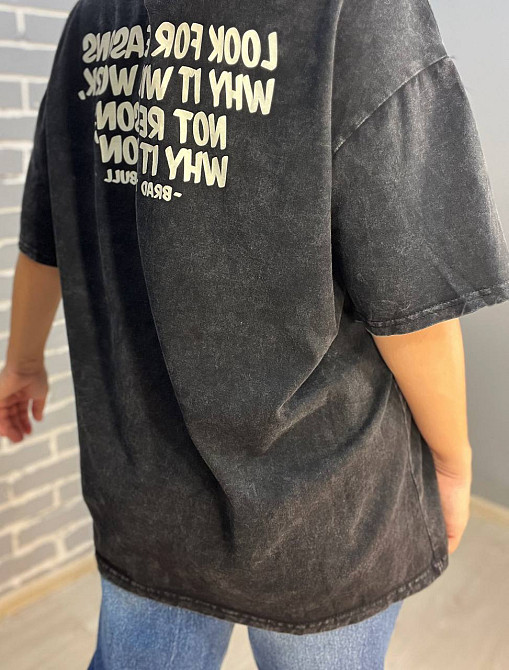 Футболка жіноча Y-Q 4006 варена оверсайз малюнок кролик напис на спині one size чорна, чорний, one s Одеса - фото 6