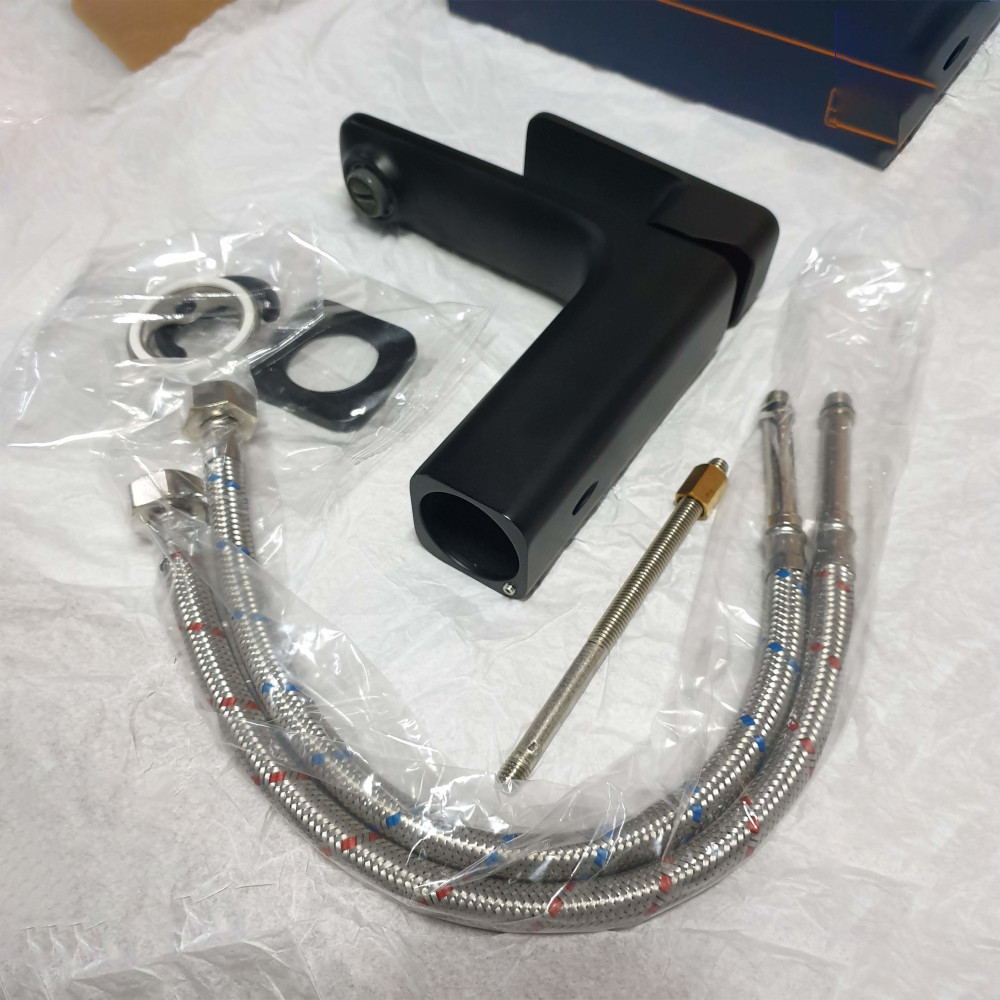 Смеситель для умывальника IMPRESE BILOVEC черный мат 05256 Киев - изображение 2