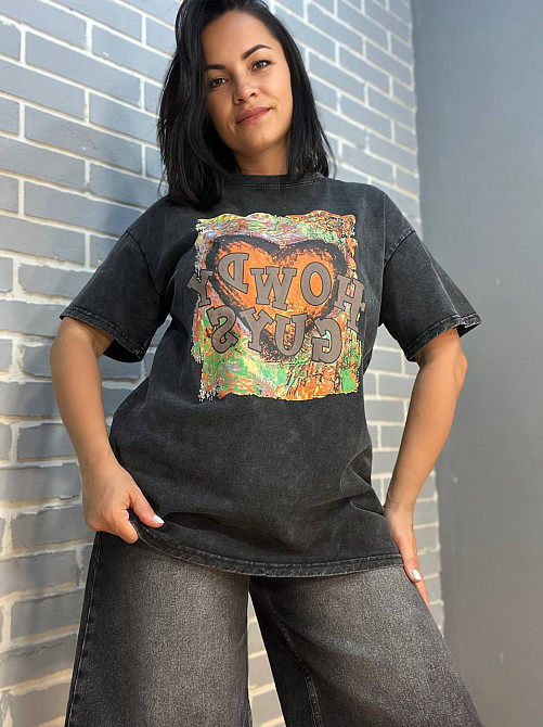 Футболка жіноча YIGOU 36 варена малюнок напис HOWDY GAYS подовжена one size чорна, чорний, one size Київ - фото 7