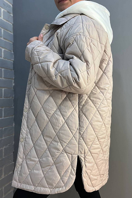 Куртка женская HAIZIYUAN 1870 длинная рубашка наложены карманы на кнопках трикотажный капюшон серая, Одесса - изображение 3