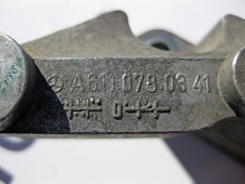 Mercedes-Benz  A6110780341 Кронштейн паливної рампи двигунів OM611 R4 2.2 cdi OM612 R5 2.7 OM613 R6 3.2 C-Class W202 W203 E-Class W210 S-Class W220 Одесса - изображение 3