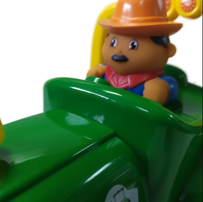 Трактор музичний Limo Toy з причепом звуки підсвічування 4 фігурки в комплекті Зелений (M 5572 UA) Чернигов - изображение 7
