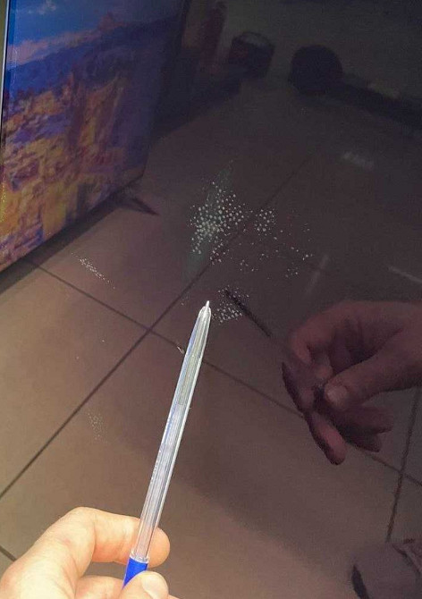 Телевизор Безрамный: 77