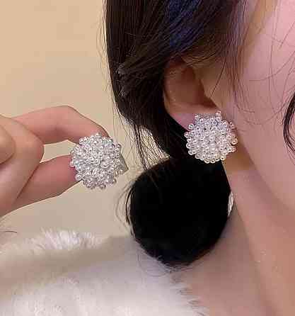 Серьги жемчужные белые объемные пусеты с бусинами крупные серьги шарики стильные женские Киев