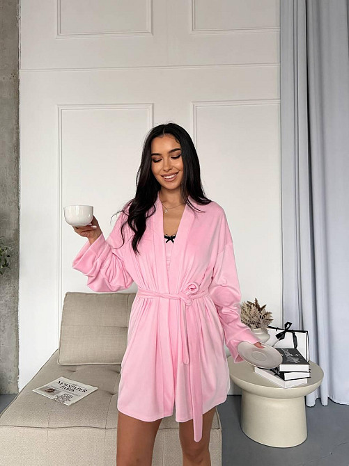 Женский повседневный домашний велюровый комплект тройка: халатик+майка+шорты Розовый Одесса - изображение 2