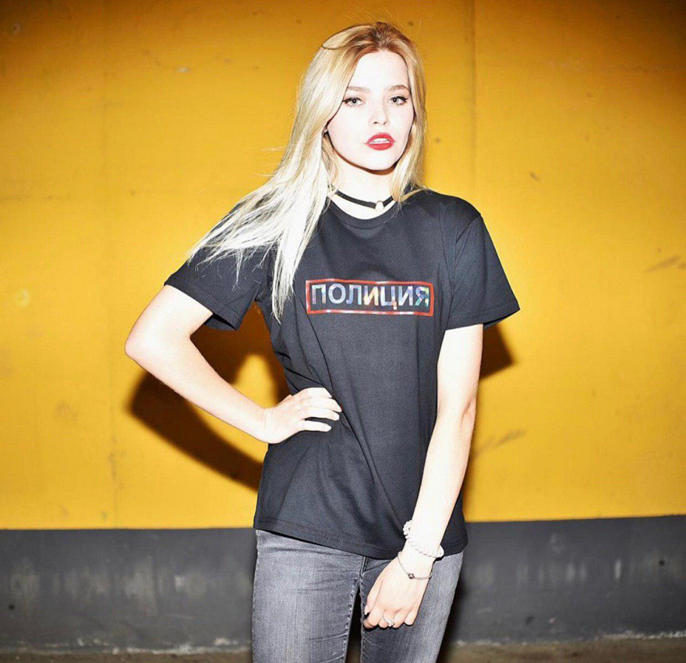 Черная Женская футболка с надписью -ПОЛИЦИЯ Черновцы - изображение 1