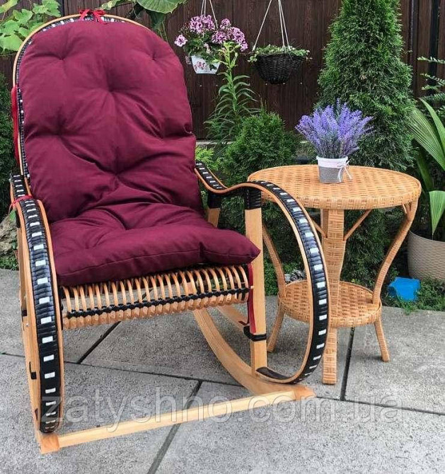 Кресло качалка с накидкой и плетеным столом Киев - изображение 1