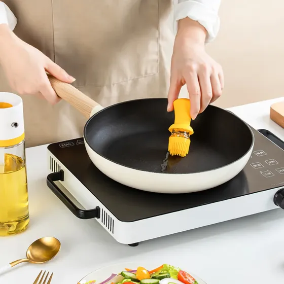 Стеклянный дозатор оливкового масла с щеткой 2 в 1, 550 мл силиконовая капельница для измерения бутылки для приготовления пищи и щетка для выпечки Коломия