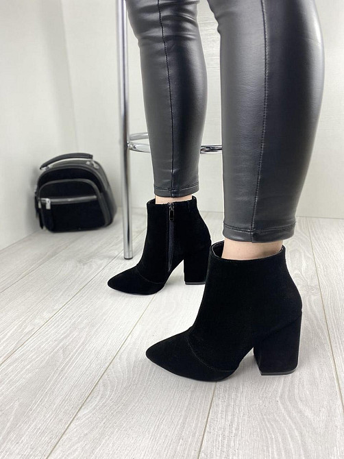 Модні черевики жіночі демісезонні весна-осінь чорні з натуральної замші на підборах р. 36, 37 2 Коломия - фото 3