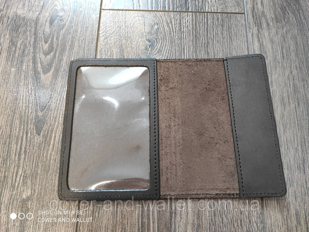 Шкіряна обкладинка на закордонний паспорт чорного кольору з прозорим вікном PS Leather Київ - фото 5