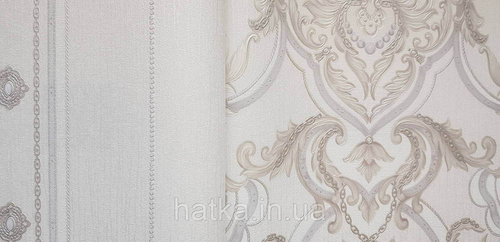 Шпалери вінілові на флізеліні AdaWall Seyyah 1.06х10вензелю завитки великі структурні срібло на біло молочному Київ - фото 2