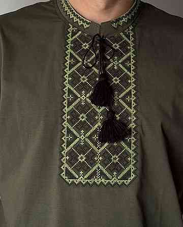 Чоловіча Футболка вишиванка кольору хакі з салатовим орнаментом Київ