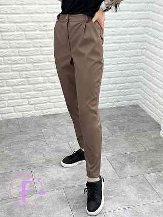 Прямі брюки з екошкіри "Arden" оптом | Розпродаж моделі 42, Мокко Київ