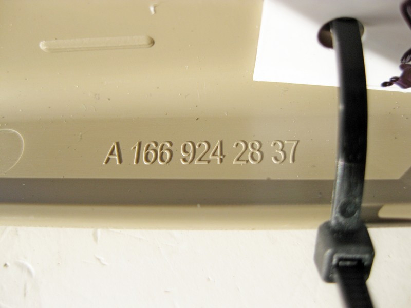 Mercedes-Benz  A1669242837 8N84 Накладка петлі замка заднього сидіння внутрішня ліва бежева GL X166 Одеса - фото 4