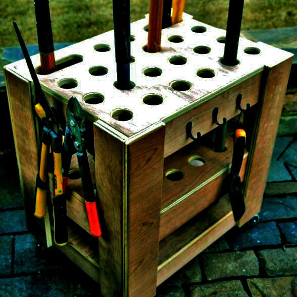 Органайзер для садового инвентаря 