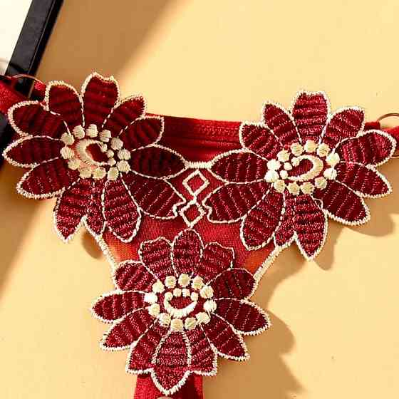 Трусики с бусинками и разрезом Ромашки универсальный бордовый Киев