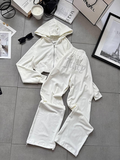 Женский стильный костюм двойка в стиле спорт шик со стразами на ягодицах велюр Молочный, 42/44 Одесса - изображение 8