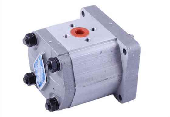 Насос шестеренчатый 314  левый, шлиц, боковой выход Мукачево