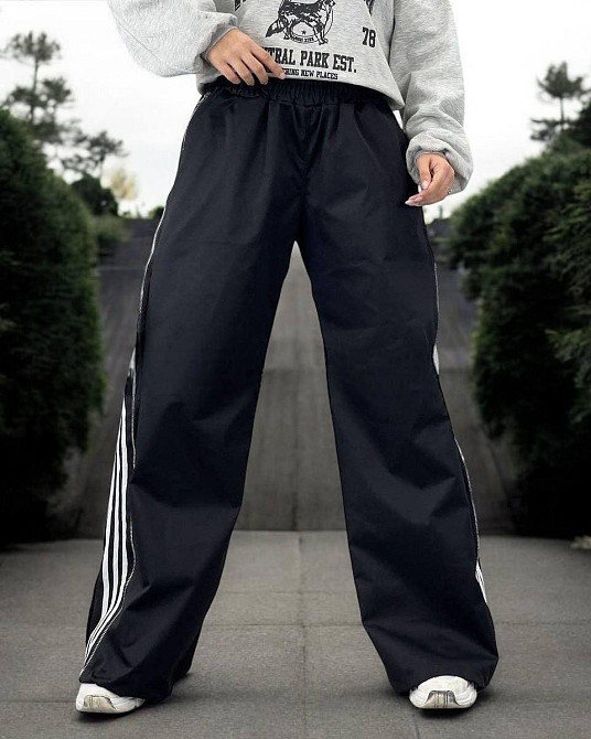 Жіночі стильні плащові штани з лампасами та блискавкою плащівка канада Одеса - фото 4