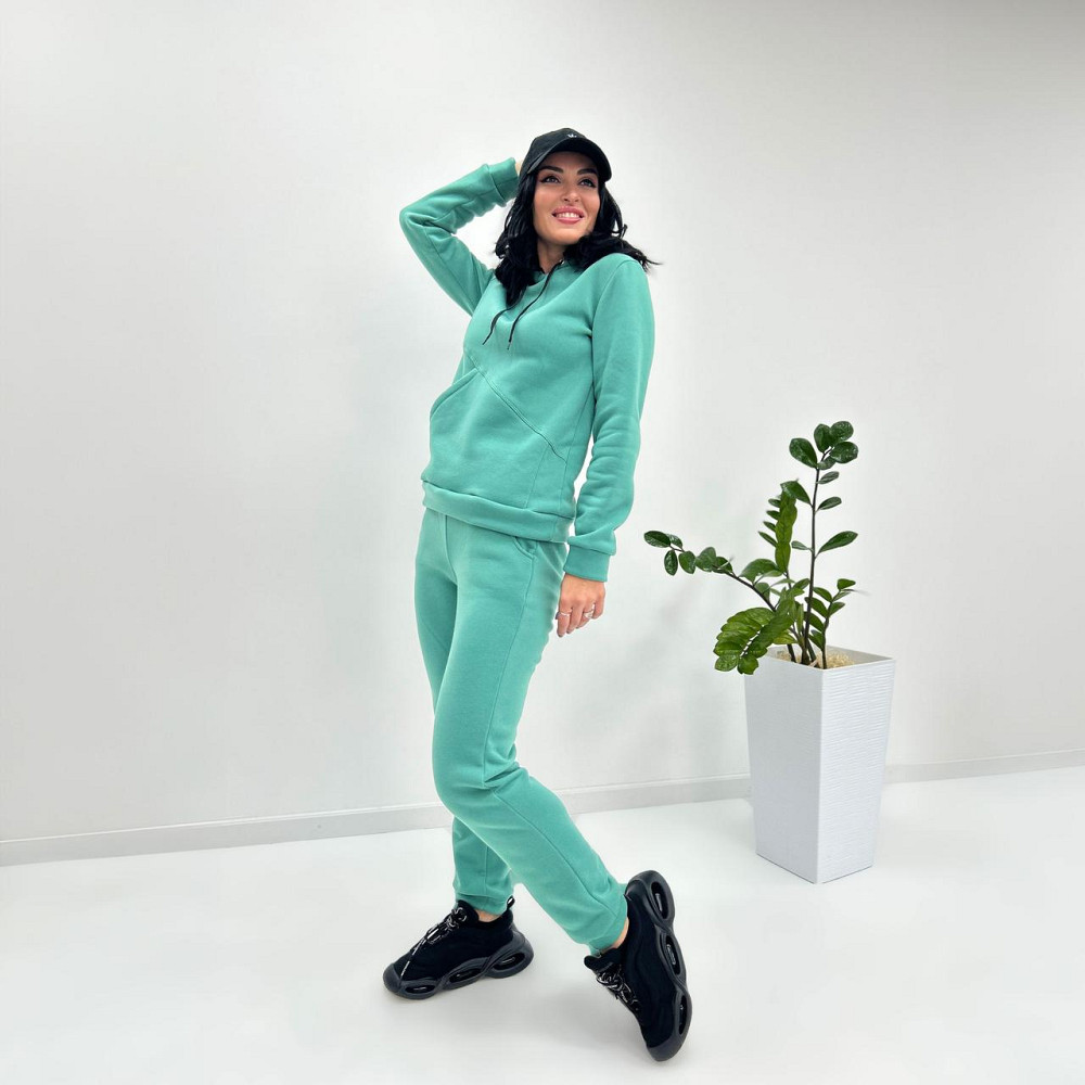 Женский спортивный костюм на флисе 