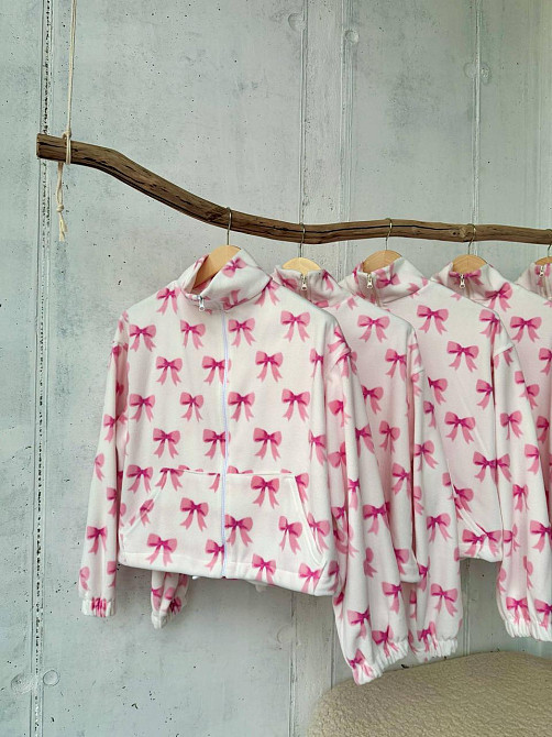 Женская стильная теплая худи с принтом на флисе Одесса - изображение 5