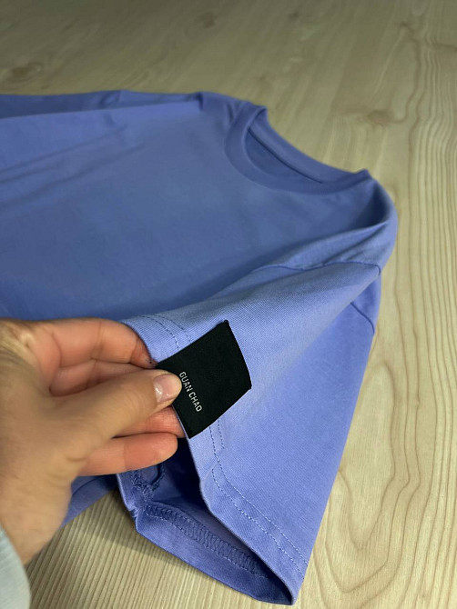 Футболка женская A-N 26075 оверсайз базовая с нашивкой, сиреневый, one size Киев - изображение 12