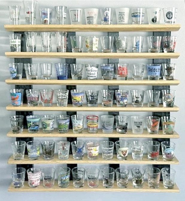 Полиця для чарок "Довер" венге-бланже Миколаїв - фото 1