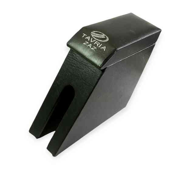 Подлокотник заз таврия черный с вышивкой (кожзам) Мукачево