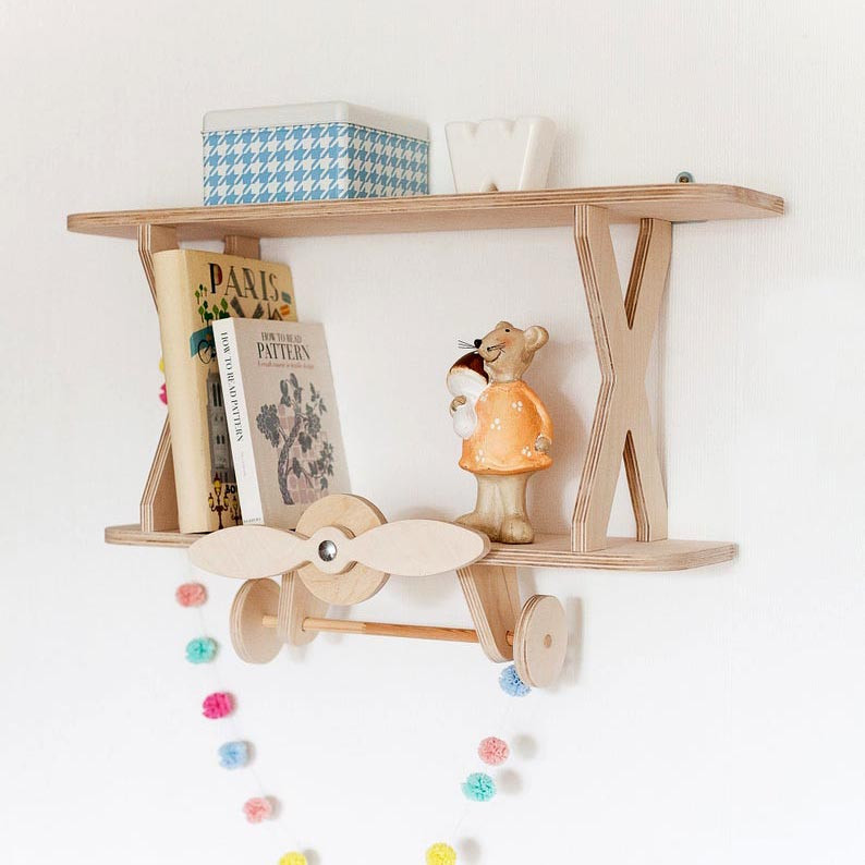 Настенная книжная полка 