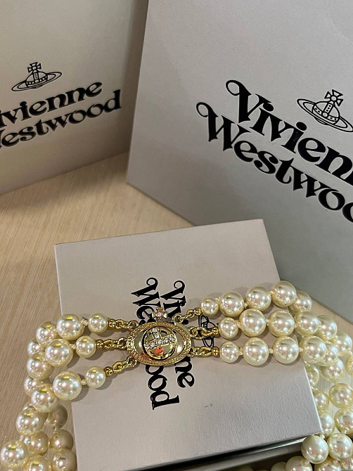 Vivienne Westwood багаторядне перлинне кольє з підвіскою сатурн та перлинною краплею Одеса - фото 10